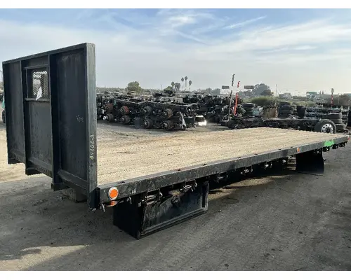 FREIGHTLINER M2 106 Body  Bed