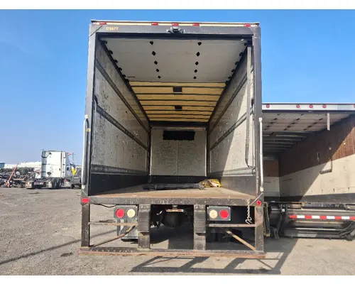 FREIGHTLINER M2 106 Body  Bed