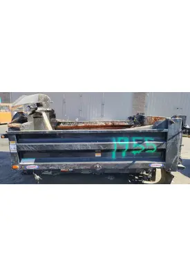 FREIGHTLINER M2 106 Body / Bed