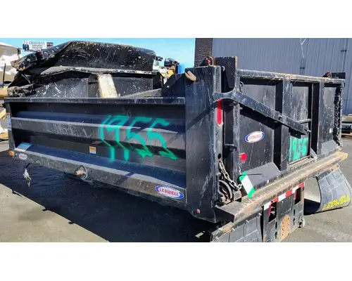 FREIGHTLINER M2 106 Body  Bed