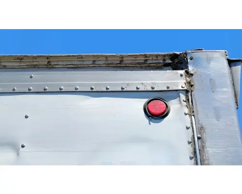 FREIGHTLINER M2 106 Body  Bed