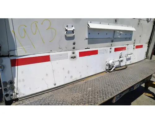 FREIGHTLINER M2 106 Body  Bed