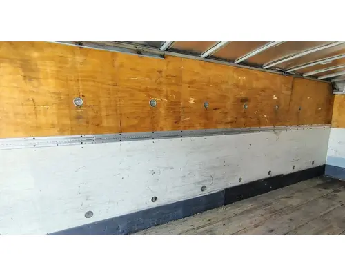 FREIGHTLINER M2 106 Body  Bed