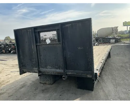 FREIGHTLINER M2 106 Body  Bed