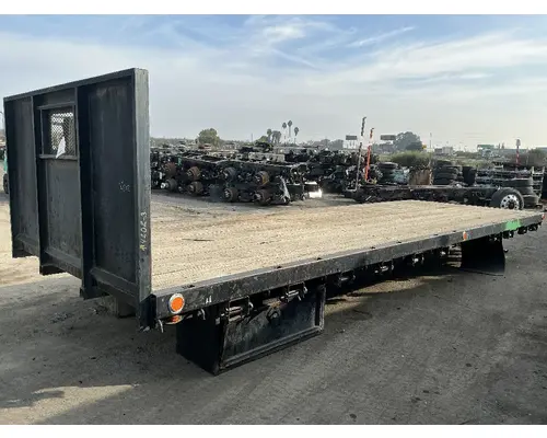 FREIGHTLINER M2 106 Body  Bed