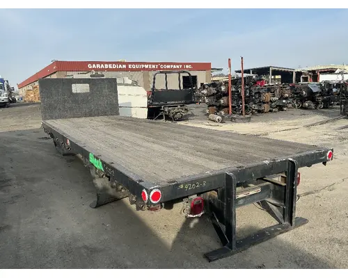 FREIGHTLINER M2 106 Body  Bed