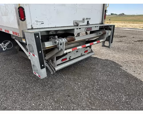 FREIGHTLINER M2 106 Box  Bed