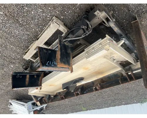 FREIGHTLINER M2 106 Box  Bed