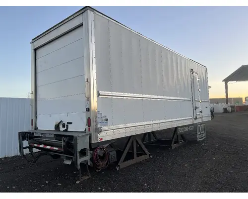 FREIGHTLINER M2 106 Box  Bed