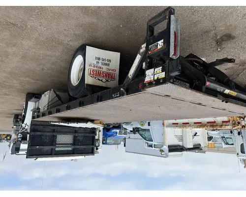 FREIGHTLINER M2 106 Box  Bed