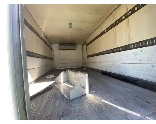 FREIGHTLINER M2 106 Box  Bed