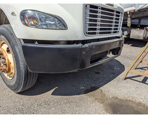 FREIGHTLINER M2 106 Bumper Assembly, Front