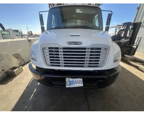 FREIGHTLINER M2 106 Bumper Assembly, Front