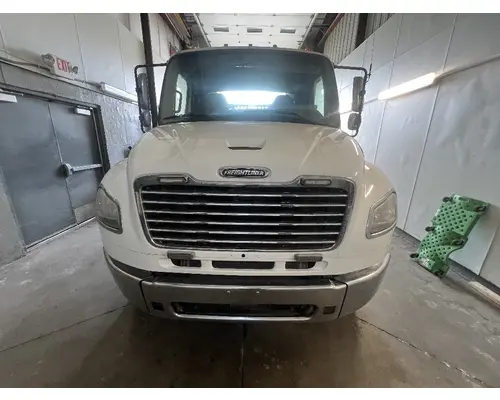 FREIGHTLINER M2 106 Bumper Assembly, Front