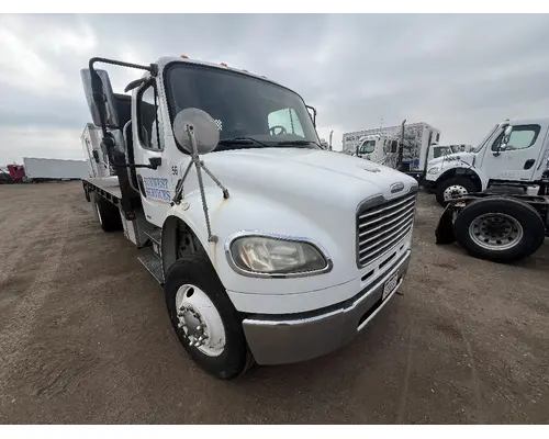FREIGHTLINER M2 106 Bumper Assembly, Front