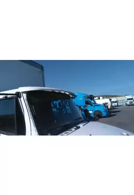 FREIGHTLINER M2 106 CAB CLIP