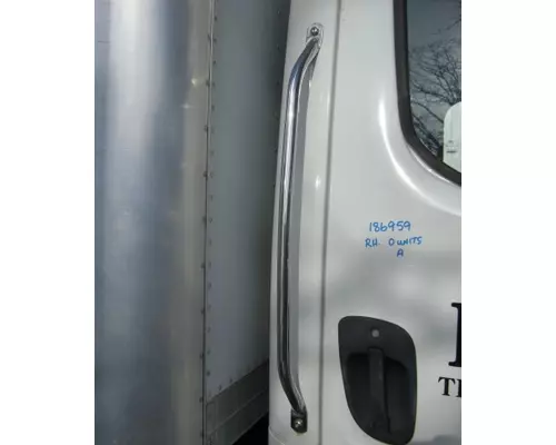 FREIGHTLINER M2 106 CAB HANDLE