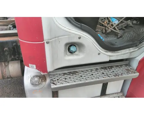 FREIGHTLINER M2 106 CAB SKIRT FILLER PANEL