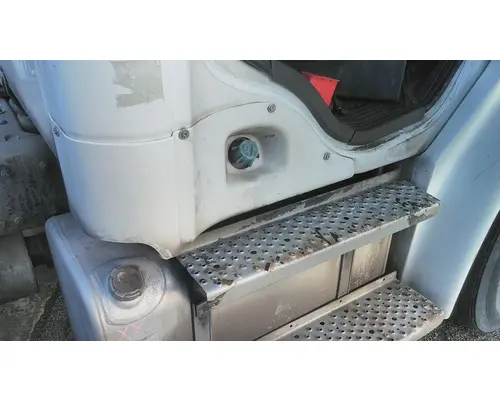 FREIGHTLINER M2 106 CAB SKIRT FILLER PANEL