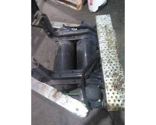 FREIGHTLINER M2 106 CAB STEP