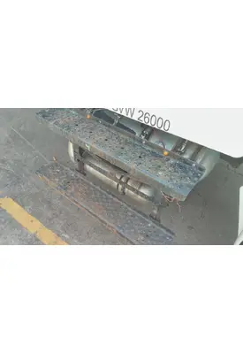 FREIGHTLINER M2 106 CAB STEP