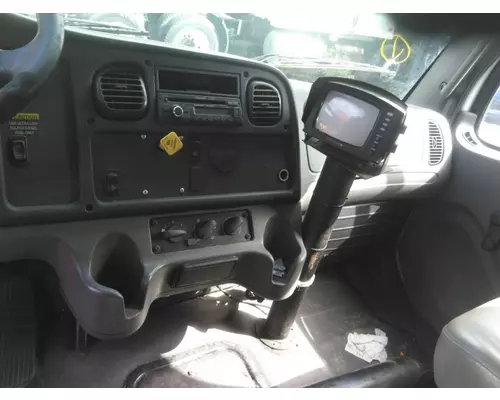 FREIGHTLINER M2 106 CAB