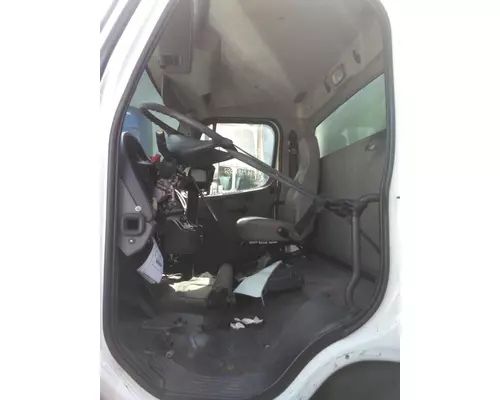 FREIGHTLINER M2 106 CAB