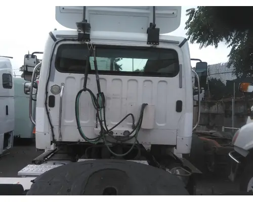 FREIGHTLINER M2 106 CAB