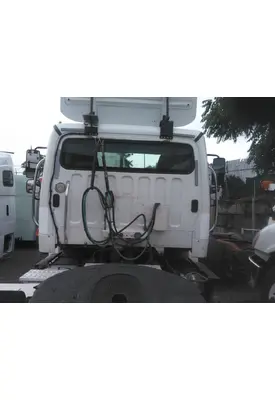 FREIGHTLINER M2 106 CAB