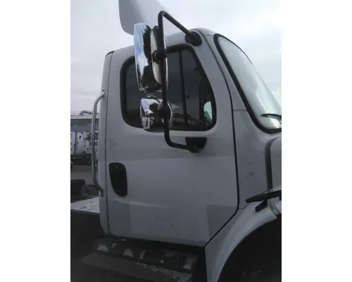 FREIGHTLINER M2 106 CAB