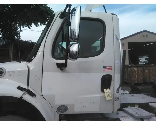 FREIGHTLINER M2 106 CAB
