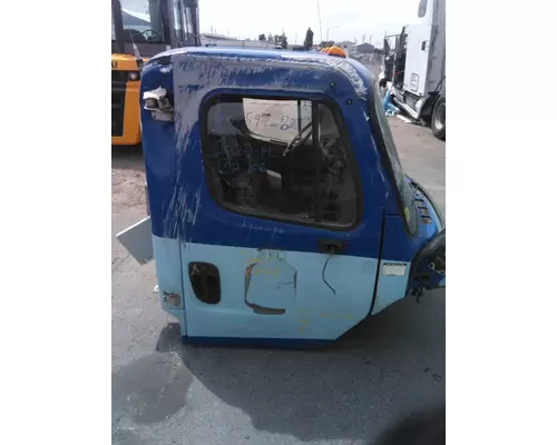 FREIGHTLINER M2 106 CAB