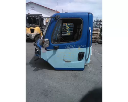 FREIGHTLINER M2 106 CAB