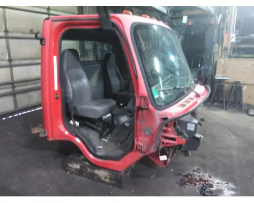 FREIGHTLINER M2 106 CAB