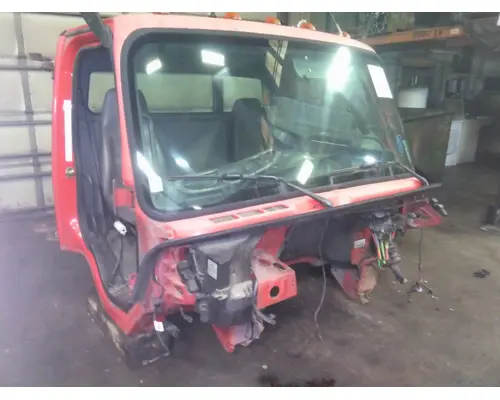 FREIGHTLINER M2 106 CAB