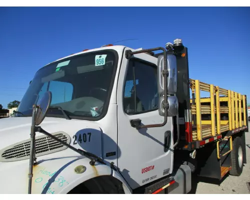 FREIGHTLINER M2 106 CAB