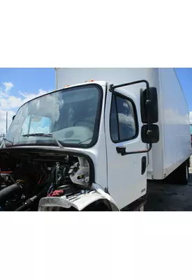 FREIGHTLINER M2 106 CAB