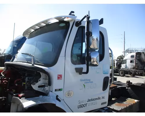 FREIGHTLINER M2 106 CAB