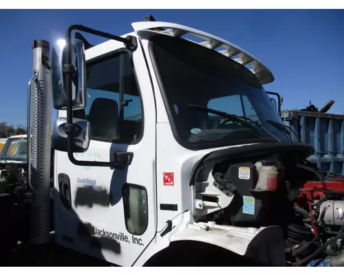 FREIGHTLINER M2 106 CAB