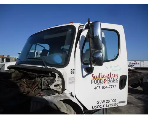 FREIGHTLINER M2 106 CAB