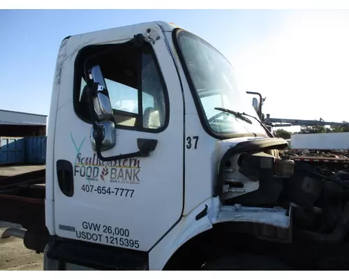 FREIGHTLINER M2 106 CAB