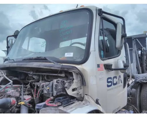 FREIGHTLINER M2 106 CAB