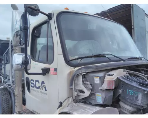 FREIGHTLINER M2 106 CAB