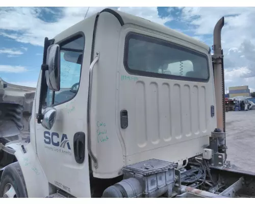 FREIGHTLINER M2 106 CAB