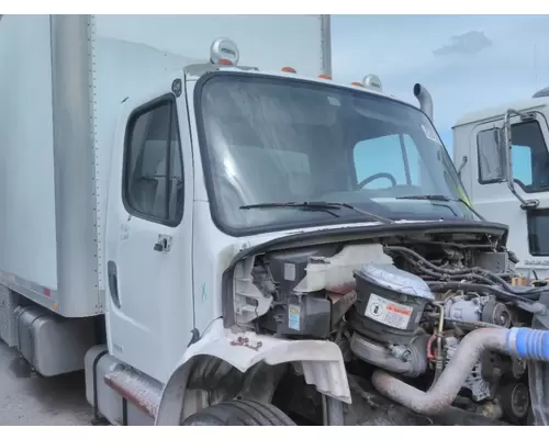 FREIGHTLINER M2 106 CAB