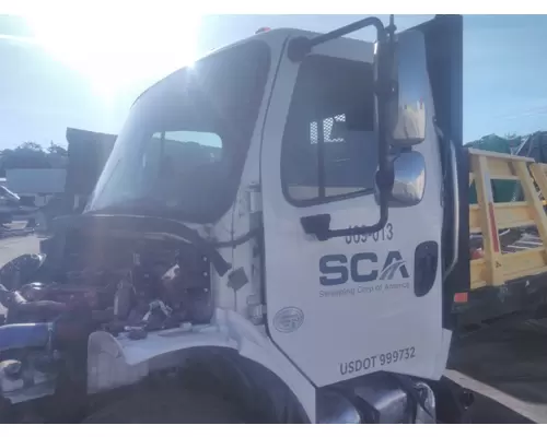 FREIGHTLINER M2 106 CAB