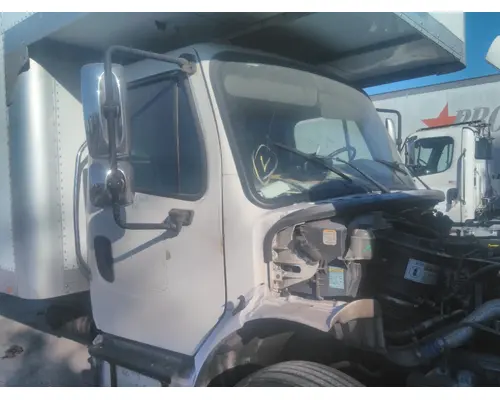 FREIGHTLINER M2 106 CAB