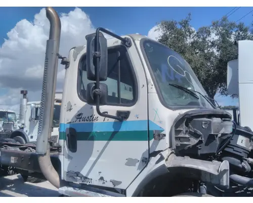 FREIGHTLINER M2 106 CAB