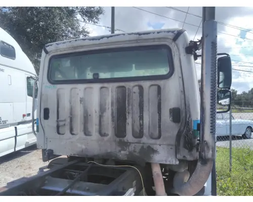 FREIGHTLINER M2 106 CAB