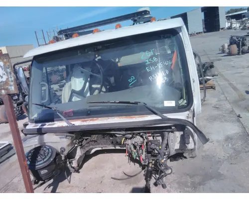 FREIGHTLINER M2 106 CAB